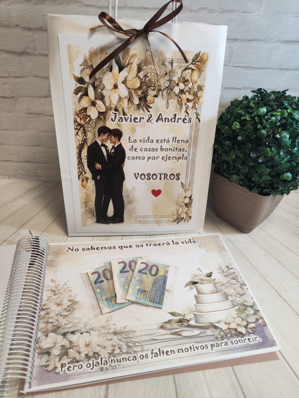 Libro para regalar dinero en boda Modelo beige para dos chicos - Imagen 14